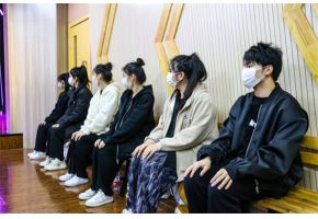 色姑娘操大屌"北音附中高三表演专业阶段性考试"